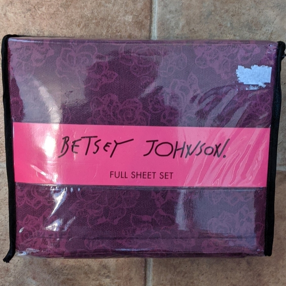 Betsey Johnson Other - Betsey Johnson full sheet set